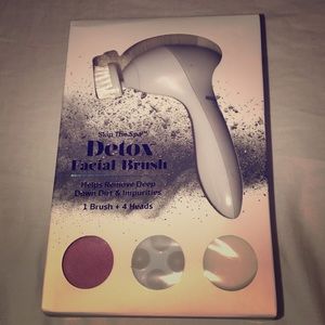 Detox Facial Brush